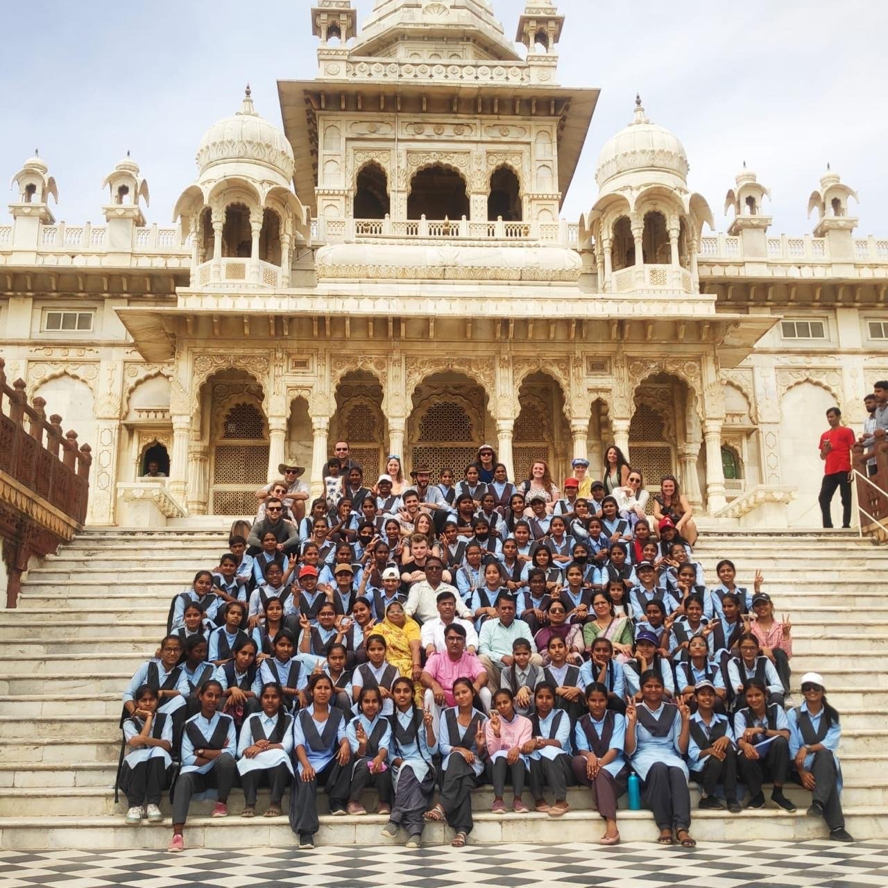 PMSHRI School Students & Principal